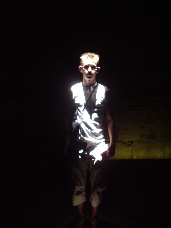 http://i33.photobucket.com/albums/d68/monimoon/DSCF2352.jpg