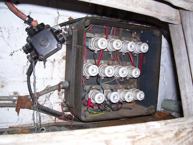 http://www.fordcapri.be/waregem/elec/640/100_7369.jpg