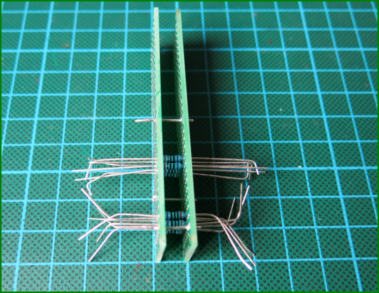 http://www.bramcam.nl/Diversen/50-Ohm-Splitters/50-Ohm-Splitters-16.6633d.png