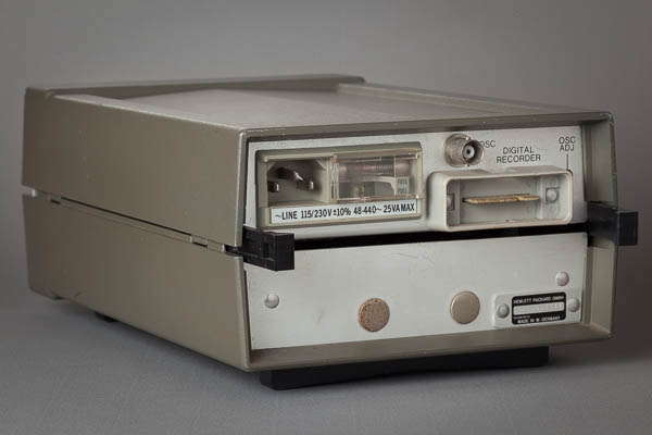 http://www.miedema.dyndns.org/fmpics/Circuits_online/HP5303A/IMG_3543__HP_5303A_counter-split-600pix.jpg
