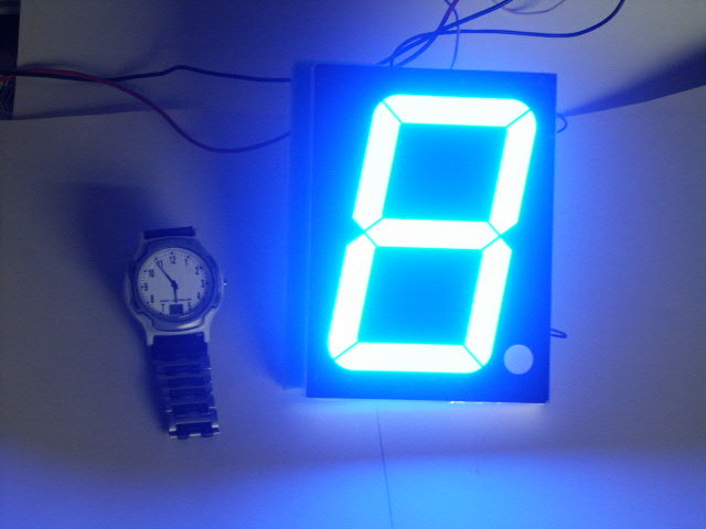 http://www.turbokeu.com/myprojects/ledclock/pict0007.jpg