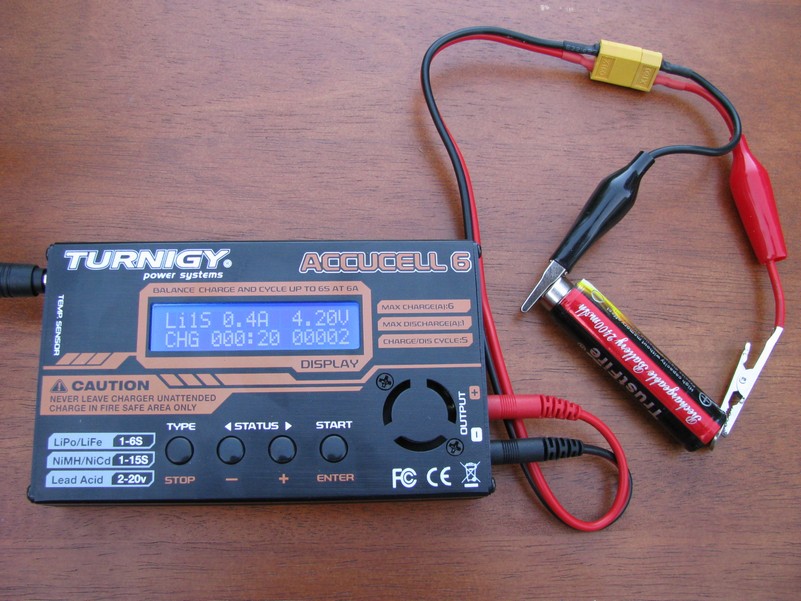 http://igirder.com/lights/turnigy/800/charging.jpg