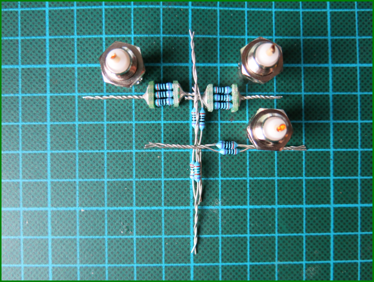 http://www.bramcam.nl/Diversen/50-Ohm-Splitters/50-Ohm-Splitters-16.6633k.png