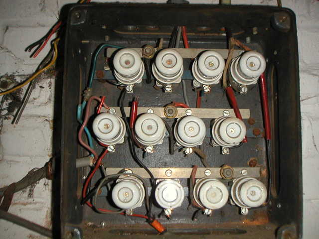 http://www.fordcapri.be/waregem/elec/640/PICT0488.jpg
