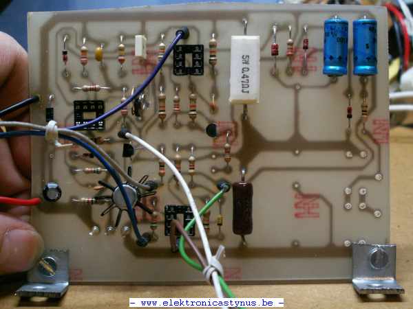 http://www.elektronicastynus.be/Projecten/labvoeding/Voeding_27_05_2.jpg
