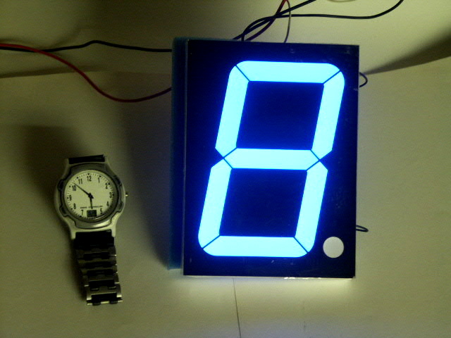 http://www.turbokeu.com/myprojects/ledclock/pict0008.jpg