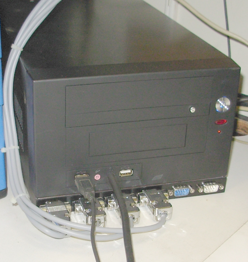 http://prosje.be/CO/Fotos/JotunheimRS232-connectors.jpg