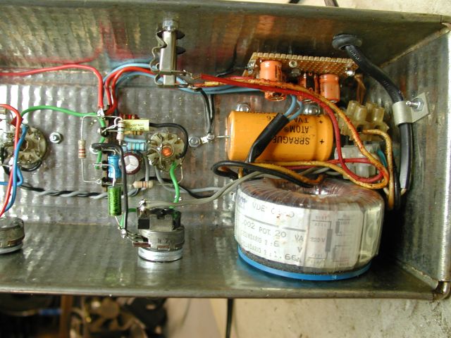 http://welther.nl/hugo/Rechtuit%20experimenten/80m%20regen/80m%20regen%20LF%20deel+voeding%20small.jpg