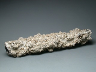 http://www.asahi-net.or.jp/~ug7s-ktu/fulgurite1.jpg