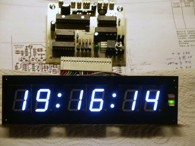 http://www.turbokeu.com/myprojects/ledclock/pict0043.jpg