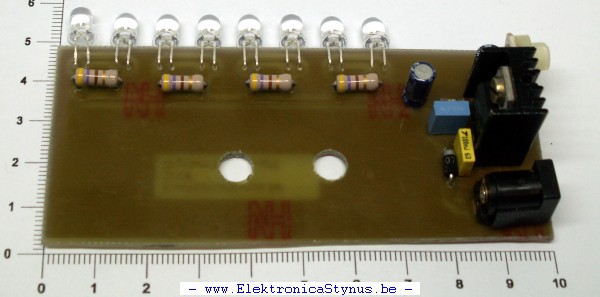 http://www.elektronicastynus.be/Projecten/Lichteffecten/Cam_Macro_light/camlight_27_03_08_06.jpg