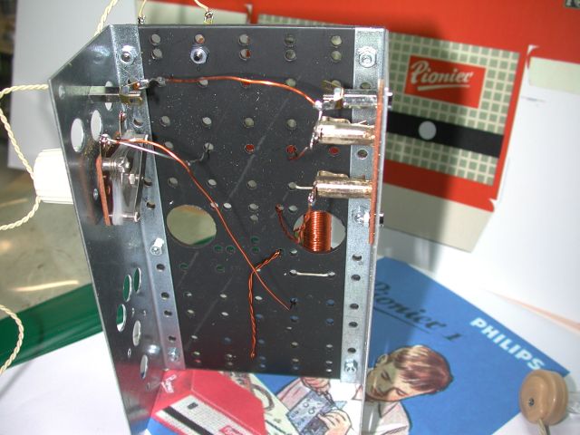 http://welther.nl/hugo/Rechtuit%20experimenten/Pionier%20I/Onderaanzicht%20klein.jpg