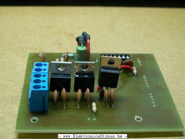 http://www.elektronicastynus.be/Projecten/Functiegenerator/Functiegen_uitgangsversterker_1.jpg