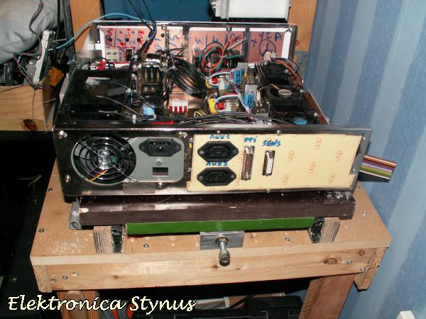 http://www.elektronicastynus.be/Projecten/CNC/pic/elektro/kast/32.jpg