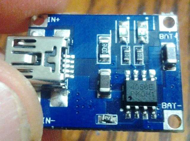 http://i419.photobucket.com/albums/pp279/WarHawk-AVG/DIY%20electronics%20projects/xtar%20mc1%20and%20tp4056/IMG_20140411_101320_zps3d8a511e.jpg
