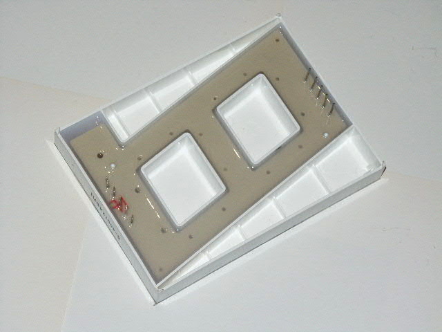 http://www.turbokeu.com/myprojects/ledclock/pict0003.jpg