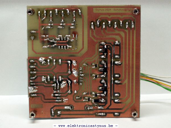 http://www.elektronicastynus.be/Projecten/Voeding70V5A/Foto_s/print/Schakelprint/V2/Schakelprint_V2_16_07_08_003.jpg
