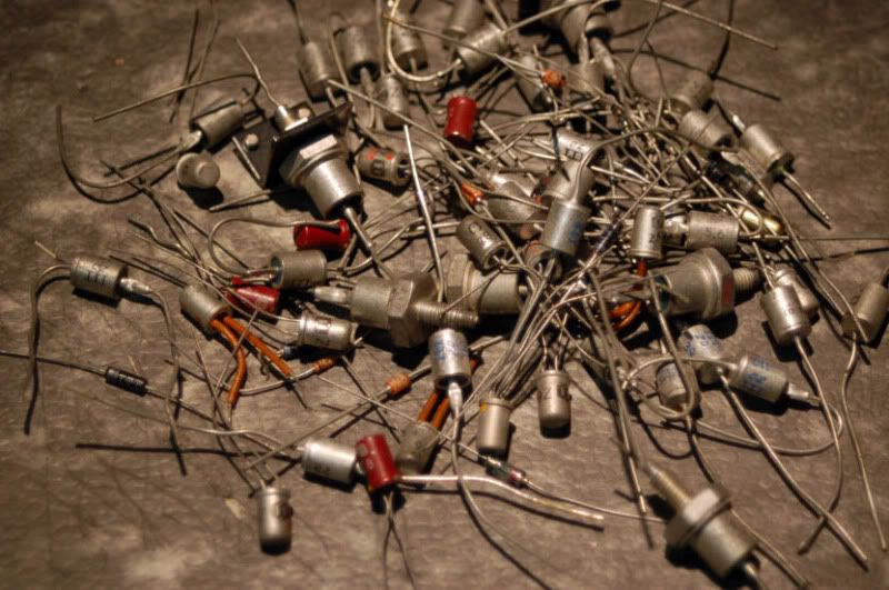 http://i119.photobucket.com/albums/o153/siceffects/semiconductors/DSC_1409.jpg