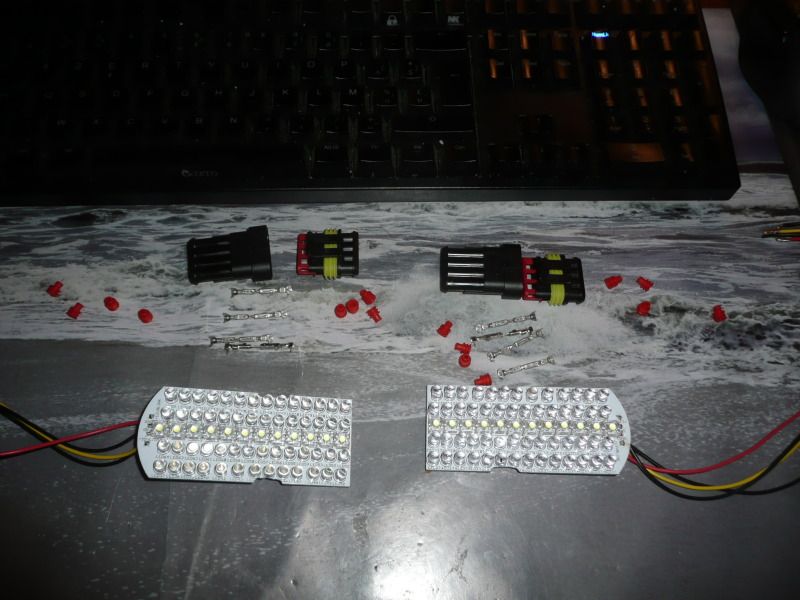 http://i63.photobucket.com/albums/h148/fragme_dmc/electronics/rx7sa_lights/P1070424.jpg