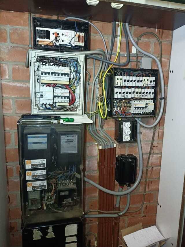 http://www.fordcapri.be/off/pics/kortemark/elec/640/accum7.jpg