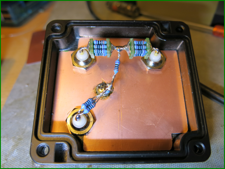 http://www.bramcam.nl/Diversen/50-Ohm-Splitters/50-Ohm-Splitters-16.6633l.png