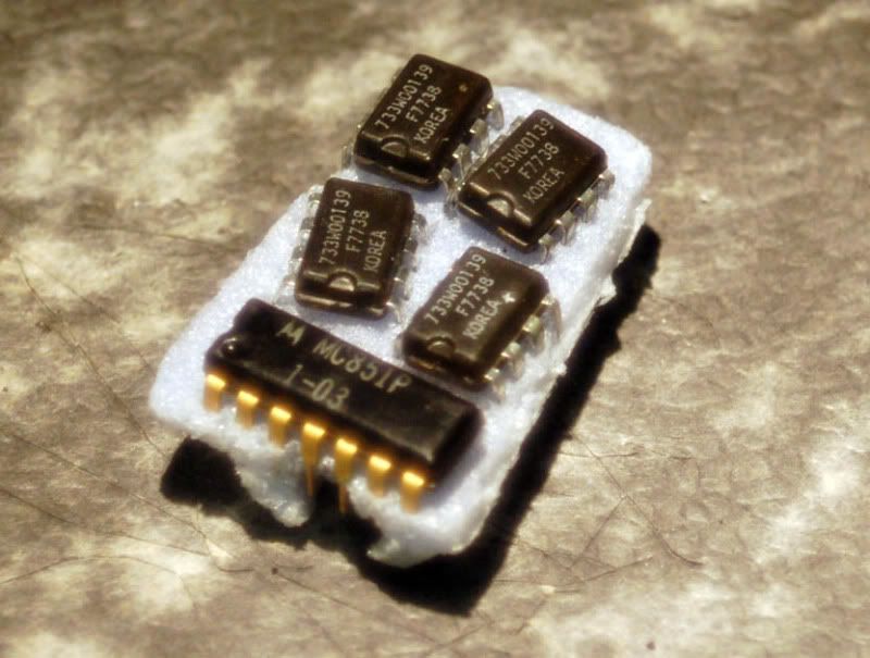 http://i119.photobucket.com/albums/o153/siceffects/semiconductors/DSC_1413.jpg