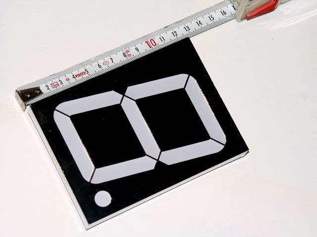 http://www.turbokeu.com/myprojects/ledclock/pict0002.jpg