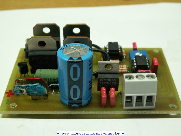 http://www.elektronicastynus.be/Projecten/IO/raambediening/Raamsturing_15_09_2007_1.jpg