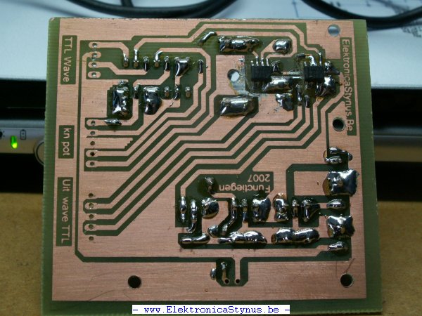 http://www.elektronicastynus.be/Projecten/Functiegenerator/Functiegen_uitgangsversterker_4.jpg