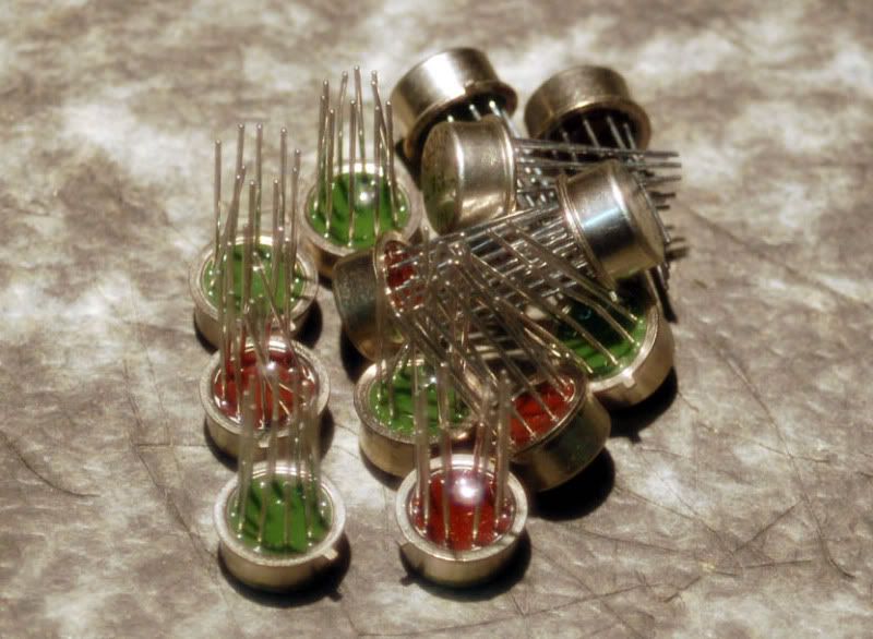 http://i119.photobucket.com/albums/o153/siceffects/semiconductors/DSC_1403.jpg