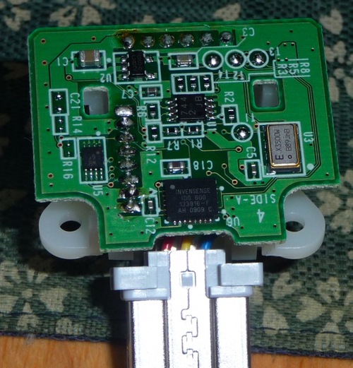 http://wiibrew.org/w/images/d/d9/Wii_MotionPlus_top.jpg