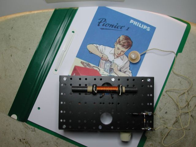 http://welther.nl/hugo/Rechtuit%20experimenten/Pionier%20I/Bovenaf%20met%20manual%20klein.jpg