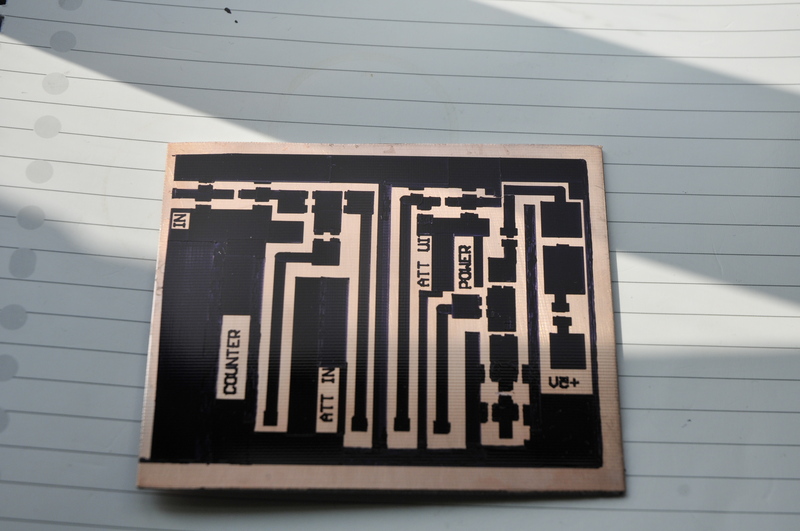 http://www.pa4tim.nl/wp-content/uploads/2011/09/pcbsplitter.jpg