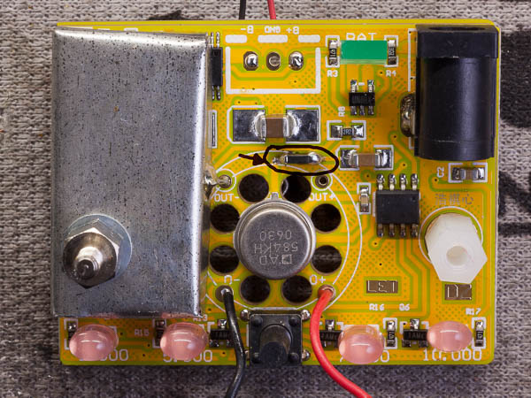 http://www.miedema.dyndns.org/fmpics/Circuits_online/AD584/IMG_1060_AD584_Reference_bovenzijde_na_mods-600pix.jpg