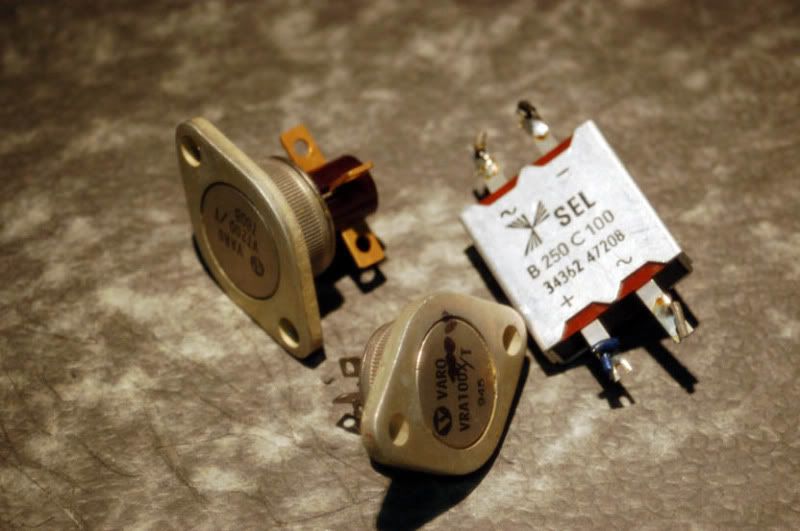 http://i119.photobucket.com/albums/o153/siceffects/semiconductors/DSC_1411.jpg