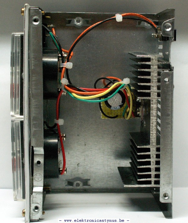 http://www.elektronicastynus.be/Projecten/labvoeding/Breadbord_Voeding/Breadboard_Voeding_26_08_08_002.JPG