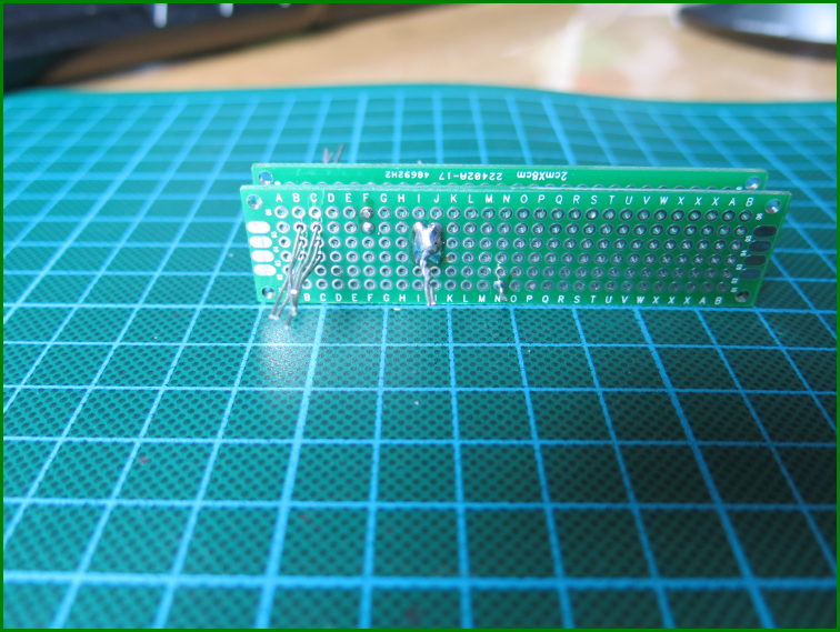 http://www.bramcam.nl/Diversen/50-Ohm-Splitters/50-Ohm-Splitters-16.6633f.png