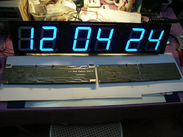http://www.turbokeu.com/myprojects/ledclock/pict0041.jpg
