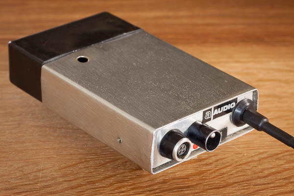 http://www.miedema.dyndns.org/co/5V_batt_supply/IMG_5543_Audio_Ltd_RMS6_zender-600pix.jpg