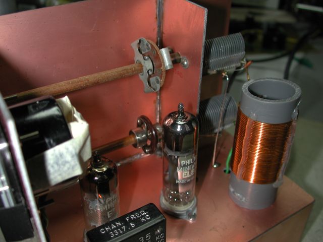 http://welther.nl/hugo/Zendamateur/80m%20tube%20experimenten/QRP%20AM%20zender/Transmitter%201.JPG