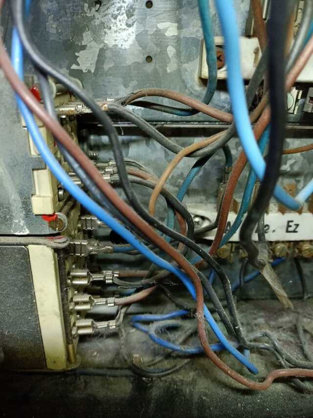 http://www.fordcapri.be/off/pics/kortemark/elec/640/keukenaccu3.jpg