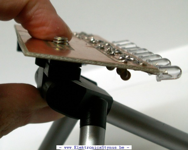 http://www.elektronicastynus.be/Projecten/Lichteffecten/Cam_Macro_light/camlight_27_03_08_02.jpg
