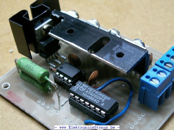 http://www.elektronicastynus.be/Projecten/Functiegenerator/Functiegen_Versterk_4.jpg