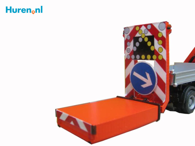 http://media.huren.nl/product/2011-XL-rijdende-afzetting-huren.jpg