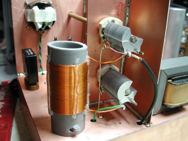 http://welther.nl/hugo/Zendamateur/80m%20tube%20experimenten/QRP%20AM%20zender/Tank%20circuit%202.JPG