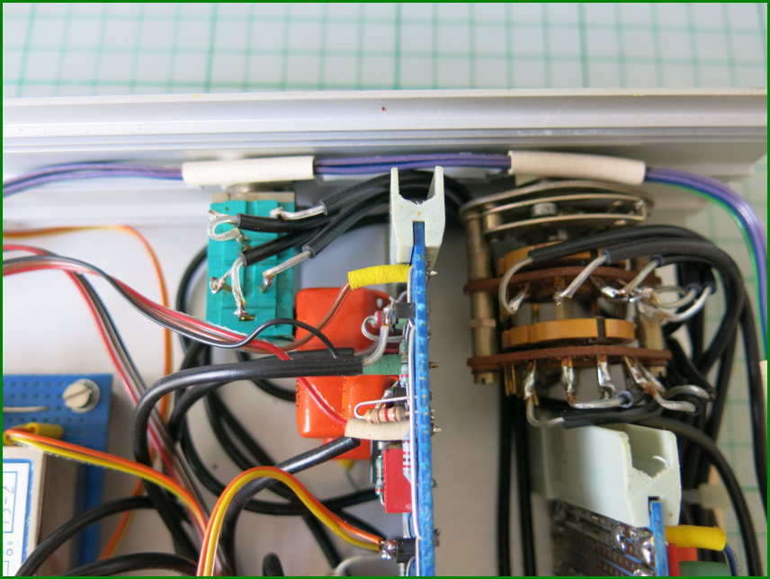 http://www.bramcam.nl/Audio/LT1037-NE5533-PreAmp/LT1037-NE5533-PreAmp-06.png