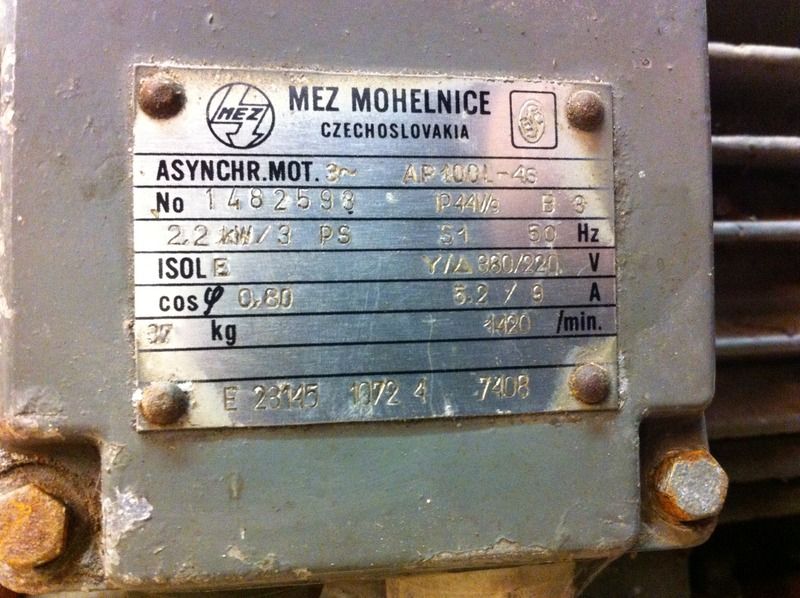 http://i43.photobucket.com/albums/e390/weergaloos/werkplaats/elektra%20motor%201.jpg