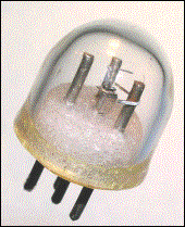 http://semiconductormuseum.com/PhotoGallery/PhotoGallery_Prototype_DiffusedBase_files/image002.gif