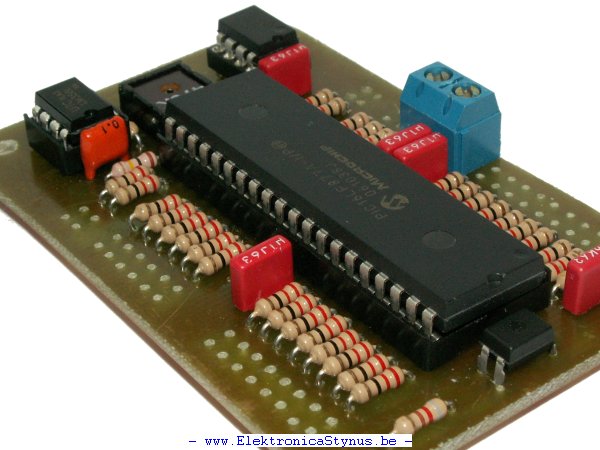 http://www.elektronicastynus.be/Projecten/IO/Vlieger/Stroboscoop/Stroboscoop_looplicht_22_12_2007_1.jpg