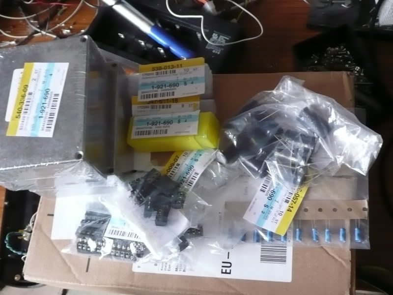 http://i63.photobucket.com/albums/h148/fragme_dmc/electronics/dis/P1050460.jpg